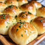 Easy Garlic Butter Dinner Rolls