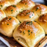 Easy Garlic Butter Dinner Rolls